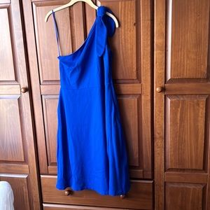 Blue one should dress